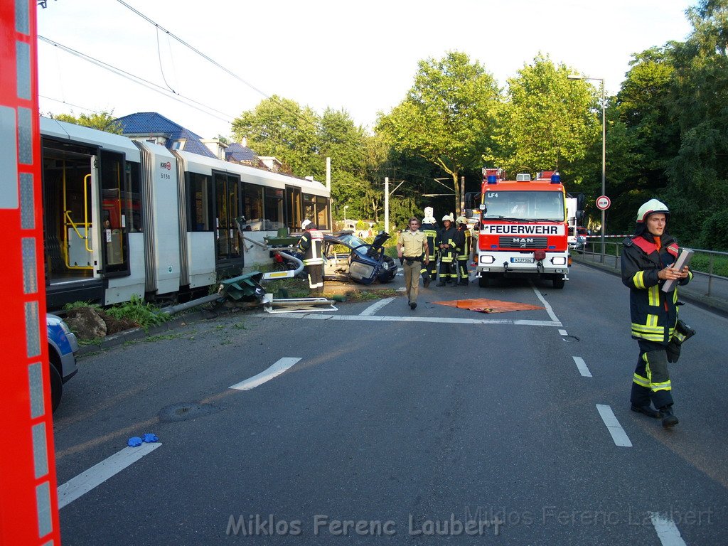 VU PKW KVB Bahn Koeln Vogelsang Venloerst Kohlgrabenweg P008.JPG